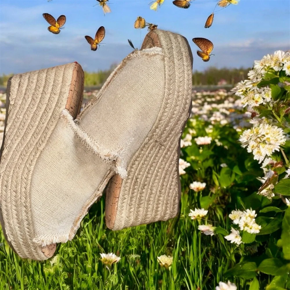 Sugar‎ Cream Platform Shoes